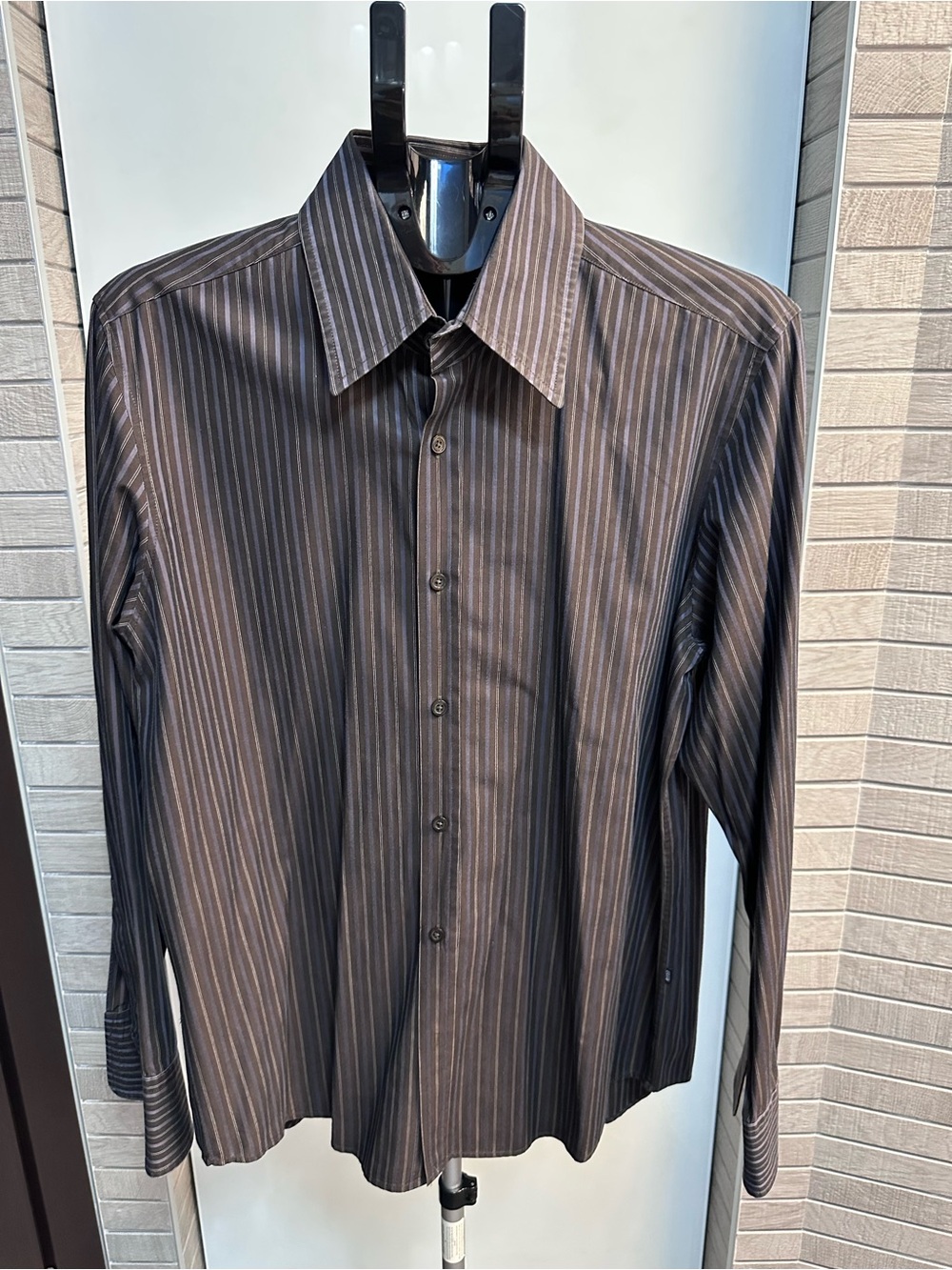 Hugo Boss Men's Fitted Brown, Purple, White Striped Dress Shirt. Size (L). EUC